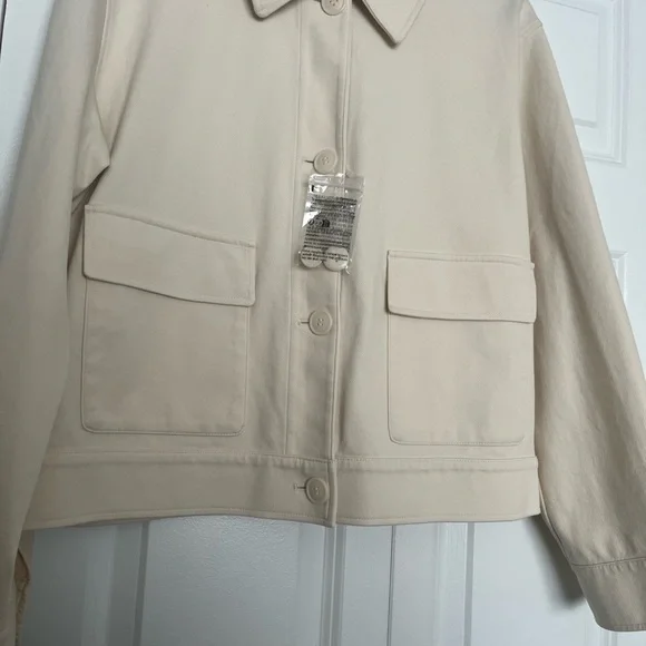 Uniqlo Classic Natural Beige Women's Jacket - Picture 4 of 8